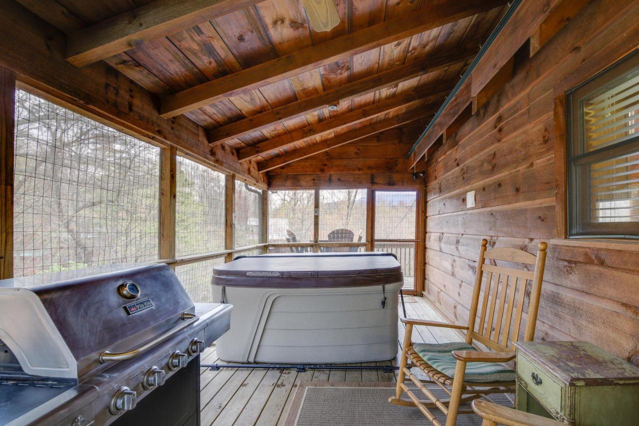 Smoky Mountains Cabin With Hot Tub, Deck And Views! Sevierville Luaran gambar